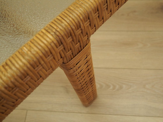 Image 1 of Table d'appoint en verre et osier, design danois, années 1970, fabriquée au Danemark
