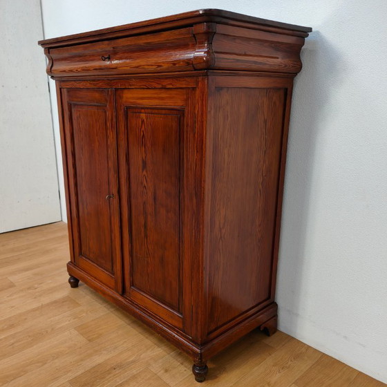 Image 1 of Antiker Biedermeier-Kleiderschrank, Wandschrank, Mädchenschrank, Kommode
