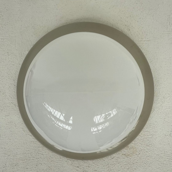 Image 1 of Lampada da soffitto/parete rotonda in plastica grigio chiaro anni '60/'70