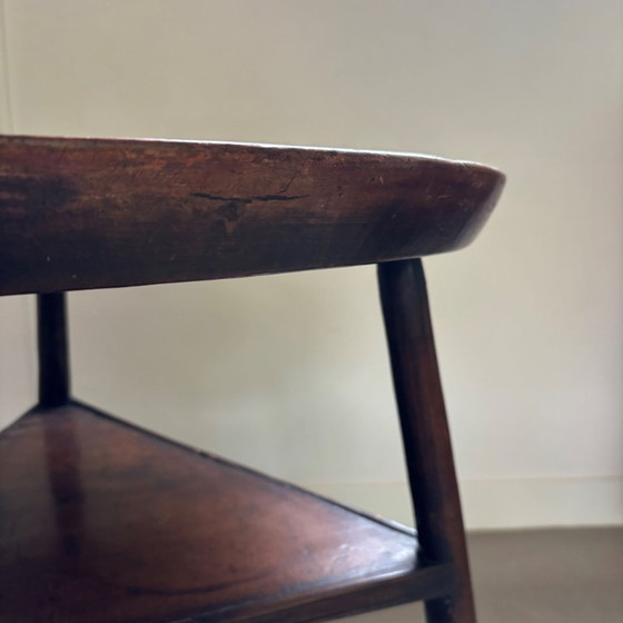 Image 1 of Antique wooden tripod table, shaped as a so-called ‘Cricked table’. Late 18th century