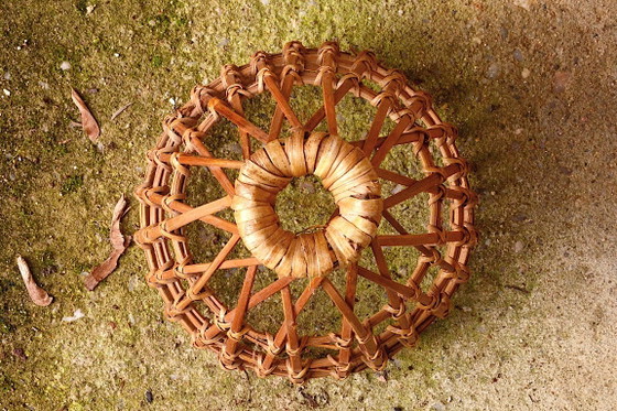 Petite suspension en rotin, fabrication artisanale, 17x21cm – Metal, Rattan (photo 4 of 5)