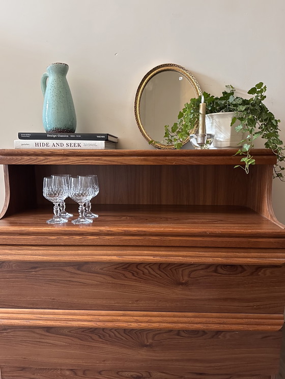 Image 1 of Cómoda de mediados de siglo de diseño escandinavo