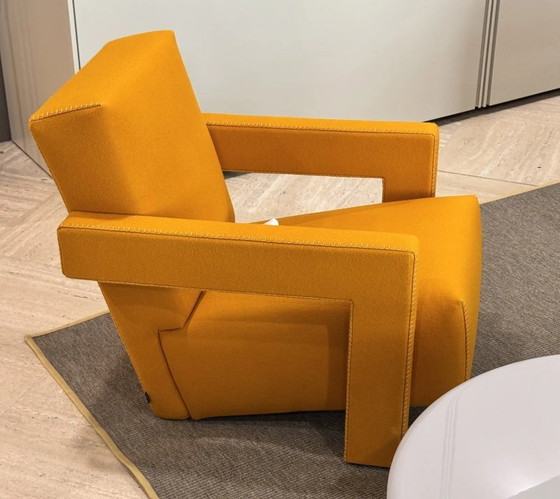 Image 1 of Sillón CASSINA 637 Utrecht (NUEVO, SIN USAR) en lana Kvdrat color amarillo azafrán
