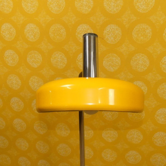 Image 1 of Lampada da terra grande anni '70 giallo/cromo a collo di cigno orientabile