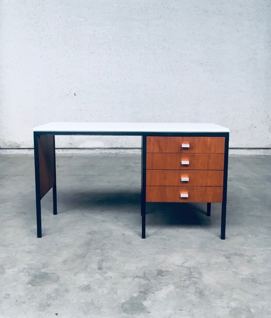 Image 1 of Scrivania di design olandese in stile moderno di metà secolo, Paesi Bassi, anni '60