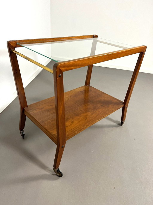 Italiaanse serveerwagen van kersenhout in mid-century modern stijl,circa 1950.