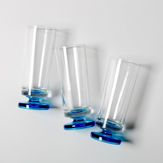 Image 1 of Set di 3 bicchieri vintage con base blu / Rari bicchieri alti di metà secolo / Italia / Anni '60