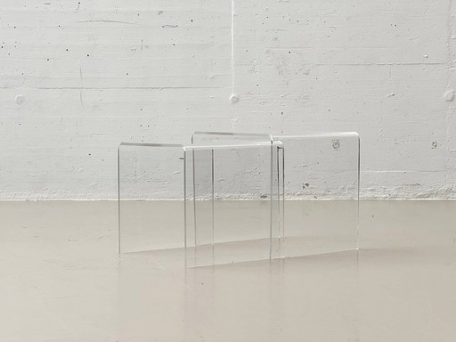 Set di 2 tavolini laterali/impilabili in plexiglass in stile Space Age, anni '70