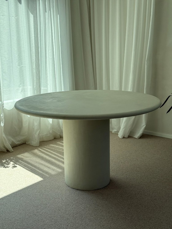 Image 1 of Table Mortex - ronde dia 120cm