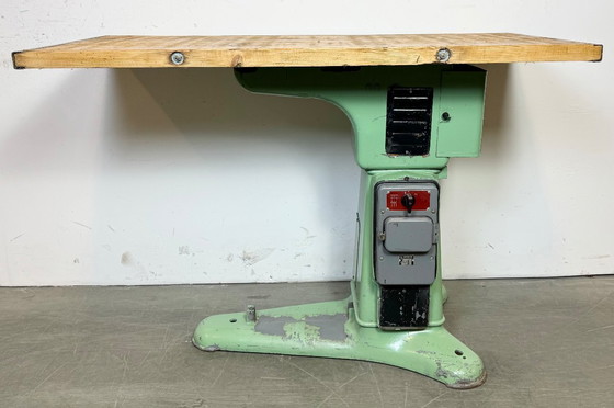 Image 1 of Tavolo industriale in ghisa verde, anni '60