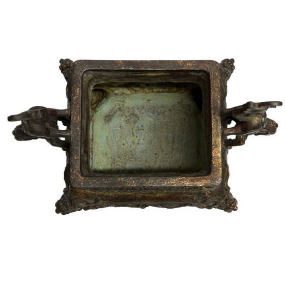 Antiguo Quemador de Incienso Chino Fangding de Bronce con Pedestal – Set de 3 Piezas – Dinastía Qing Tardía (photo 7 of 11)