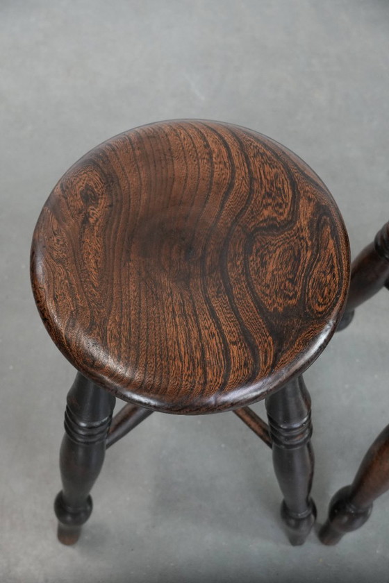 Image 1 of 2 x Antieke Engelse Windsor kruk uit de 18e eeuw