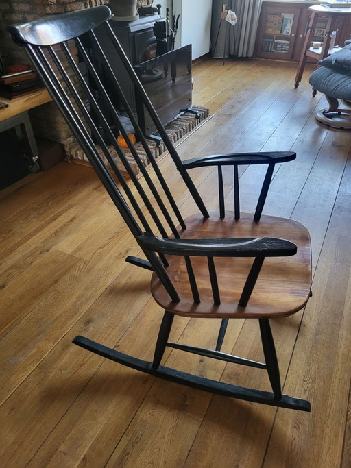 Sedia a dondolo scandinava vintage