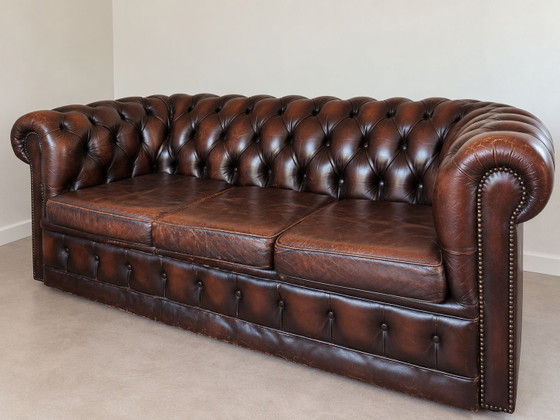 Canapé Chesterfield 3 Places Authentique, Cuir Marron Foncé, chesterlfield, Canapés 3 places (photo 3 sur 5)