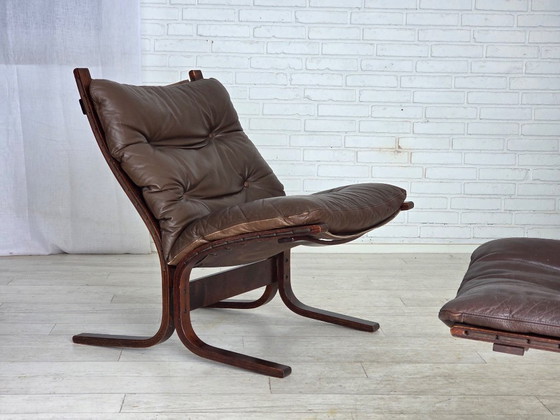 Image 1 of Design norvégien des années 1970 par Ingmar Relling, modèle « Siesta », ensemble de 2 chaises avec repose-pieds