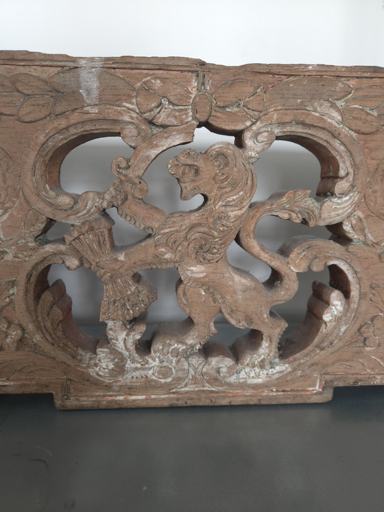 Image 1 of Parte posteriore della carrozza. Legno intagliato