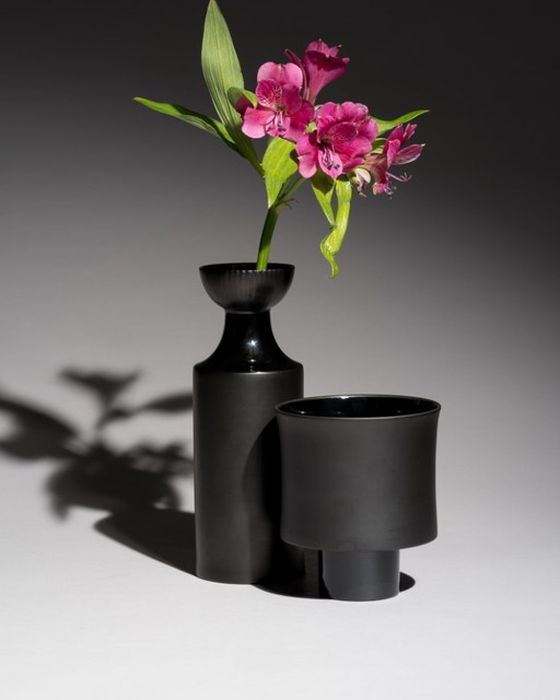 Tapio Wirkkala Porcelaine Noire Vase Duo Rosenthal MCM Chic Minimalist & Iconic