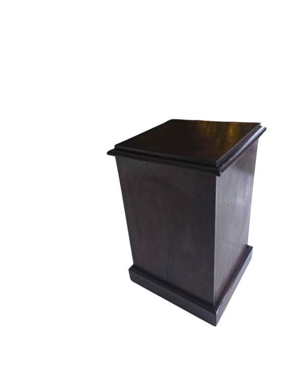 Image 1 of Coffre à charbon ancien en bois avec ferrures en laiton – plein de charme