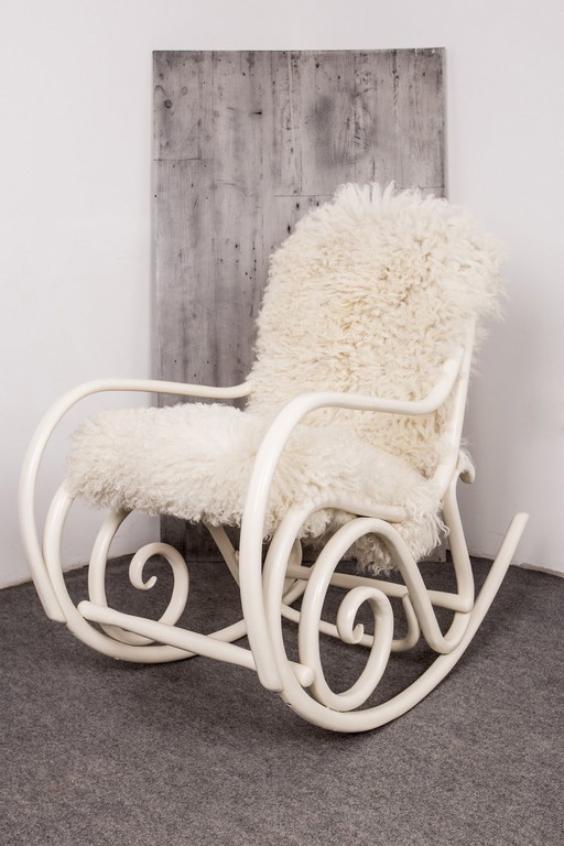 Sedia a dondolo antica di Thonet
