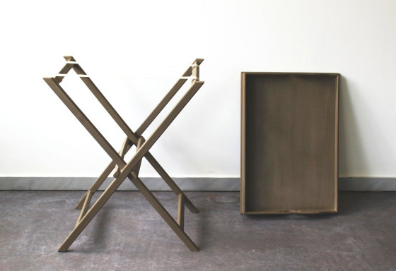 Plateau de service pliant et amovible en bois peint taupe – Tables d'appoint, Wood (photo 3 of 9)