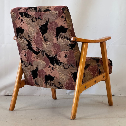 Ein Paar ungarische Retro-Sessel A-65 und ein Bauhaus-Couchtisch