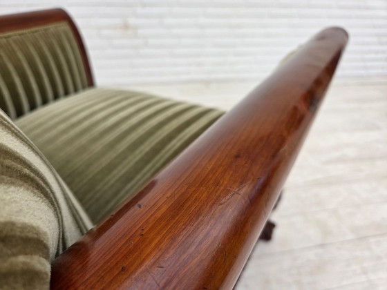 Image 1 of Fauteuil danois des années 1950, revêtement en velours, bois de teck.