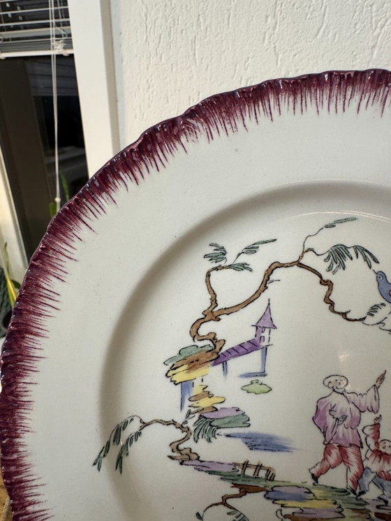 Image 1 of Set of 2 vintage tops: Wedgwood "A 4627 Ferrat Moustiers" Chinese Style rim