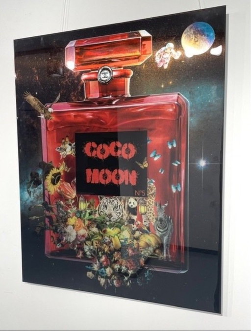 Artwork Coco Moon N*5 - Artist A. Van Apple.