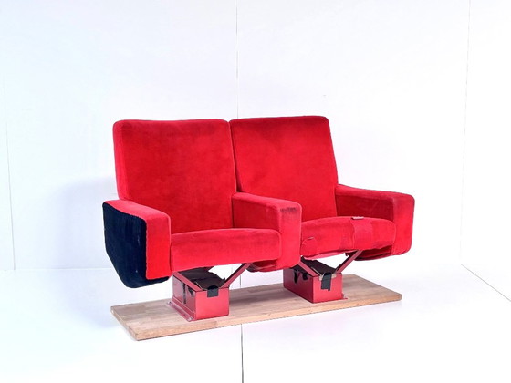 Vintage Bioscoopbank, Rode Fluweelbekleding met Klapstoelen, Loveseats, Hout, Rood (foto 2 van 15)