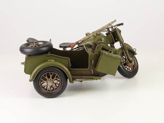 Image 1 of replica leger motor in metaal