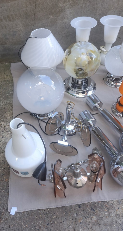 Lot of 22 vintage chandeliers and table lamps Italian