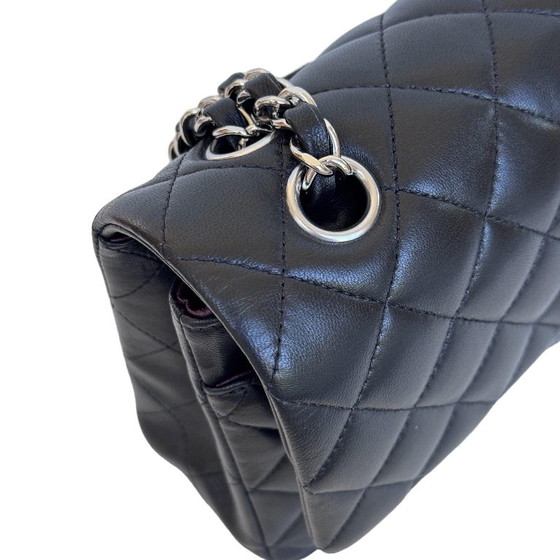 Chanel Classic Flap Medium – Crossbody bags, Lambskin (photo 5 of 17)