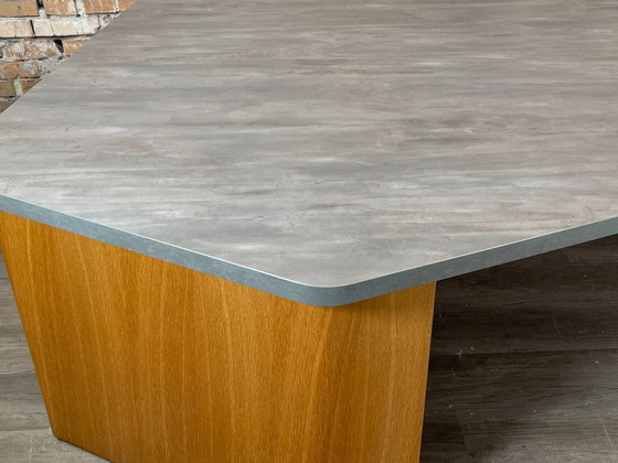Grote Design Tafel – Grijs & Eikenhout – Eettafels, Wood (photo 3 of 7)