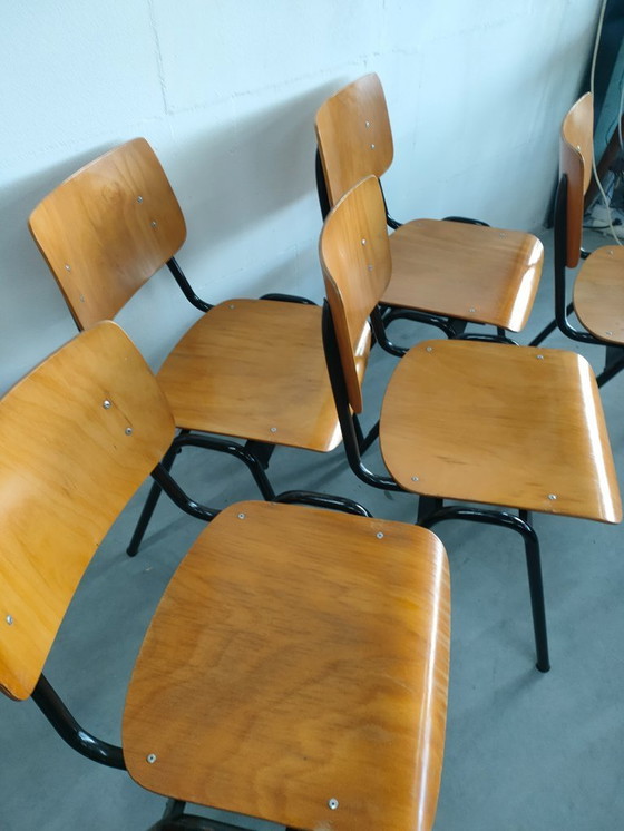 Image 1 of Vintage jaren 70 schoolstoelen (stapelbaar)