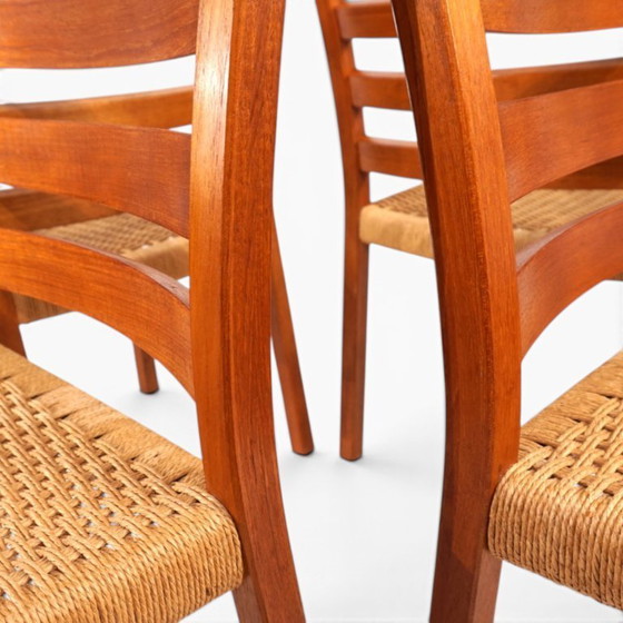 Image 1 of Niels Otto Møller Modèle 408, Ensemble de 4 chaises de salle à manger en teck Papercord pour J.L. Møllers, 1975