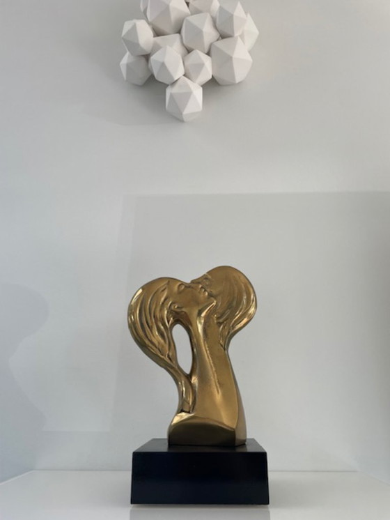 Image 1 of Sculpture en laiton « Le Couple » sur piédestal – 28,5 cm