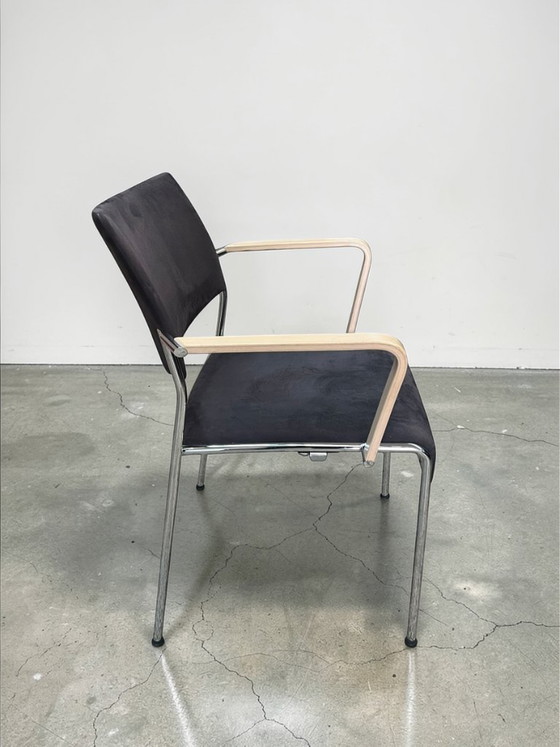 Image 1 of Brunner Design Konferenzstuhl stapelbar | Vintage Büro Stuhl mit Holzarmlehnen & Chrom | Besucherstuhl Rot Schwarz |