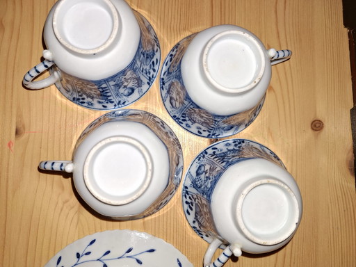 4 Kangxi-Tassen und Untertassen.