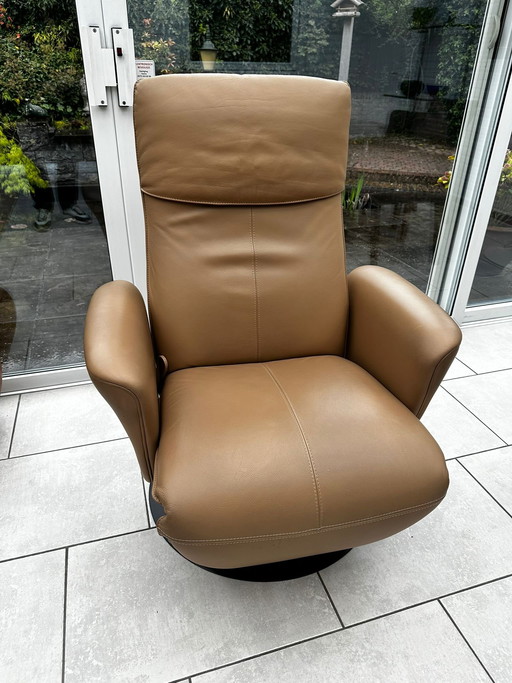 Leolux beige leather armchair