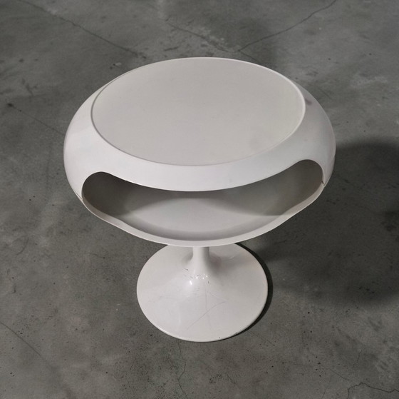 Image 1 of Mesa auxiliar de diseño OVNI de mediados de siglo, estilo era espacial, muebles Opal de los años 70.