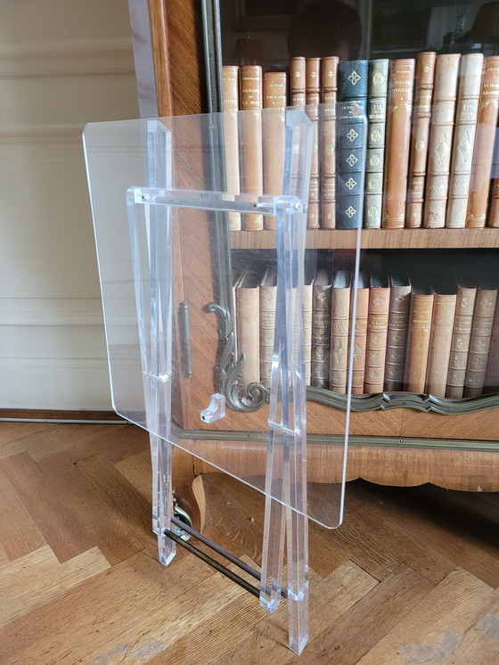 Image 1 of Table d'appoint en plexiglas