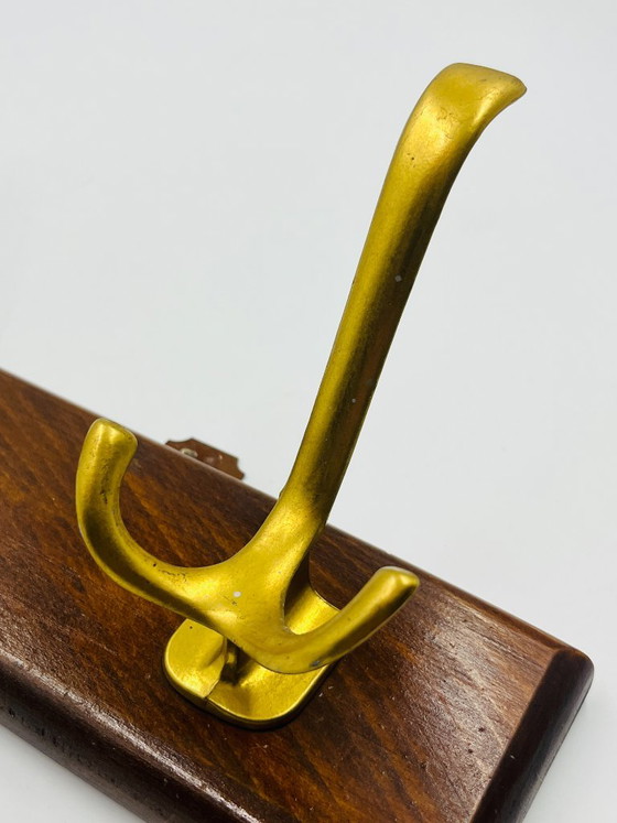 Appendiabiti da parete Mid-Century in ottone e legno, Marrone (foto 6 di 9)