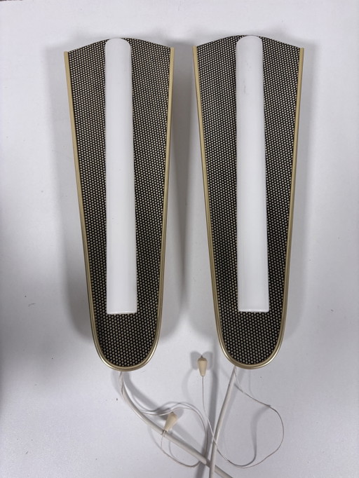 Seltenes Set aus 2 ERCO Linestra Theater-/Kino-Wandleuchten – Gold & perforiertes Metall – wandlampen (photo 2 of 9)