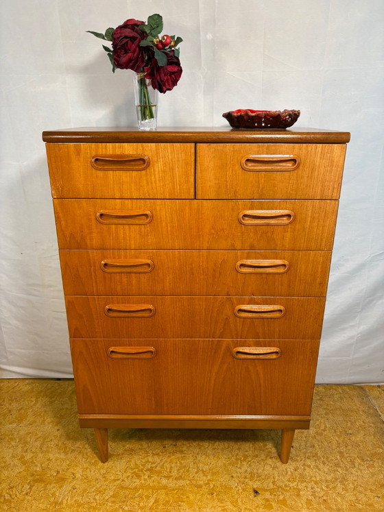 Grote ladekast van teakhout in retro vintage mid-century stijl van G Plan 1960. Breng de elegantie van – GPlan (photo 7 of 7)