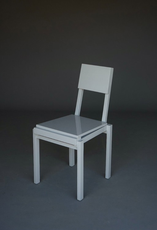 Sedia dal design contemporaneo, disegnata dal designer olandese Pepijn Fabius Clovis, anni 2020.