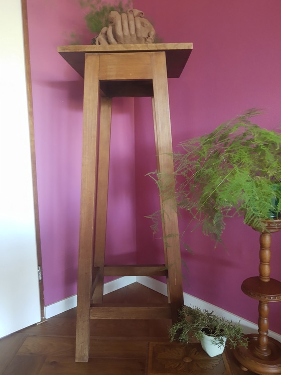 Image 1 of Colonne-pilier Art Déco de l'école d'Amsterdam, en chêne ancien de 130 cm de haut.