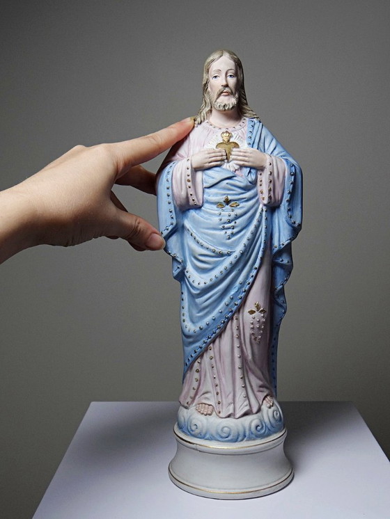 Image 1 of Grand sujet religieux Christ au Sacré Coeur en biscuit polychrome ancien
