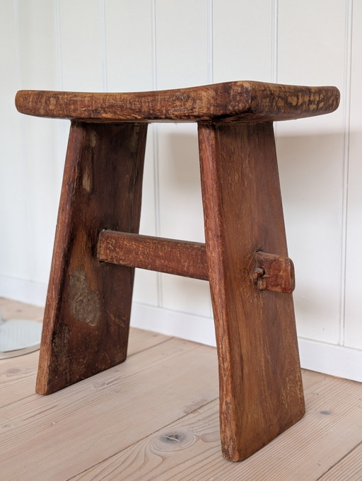 Antiker chinesischer Holzhocker / Sattelhocker – Wabi Sabi – krukjes, Wood (photo 2 of 7)