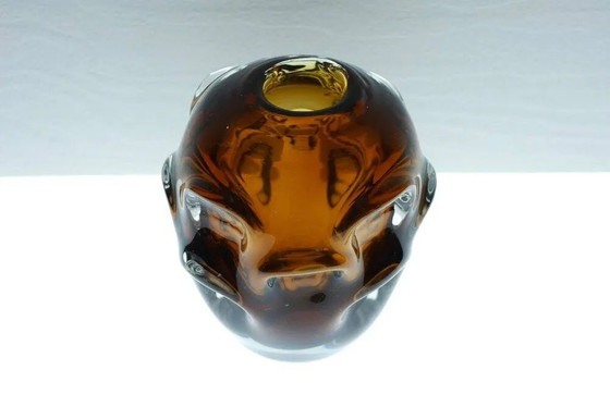 Image 1 of Mid-century modern biomorphic-shaped handmade crystal vase in amber and brown attributed to Börne Augustsson for Åseda, Sweden