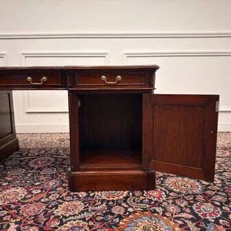 Klassischer englischer Partnerschreibtisch grünes Leder, Holz, Chesterfield (Foto 15 von 20)